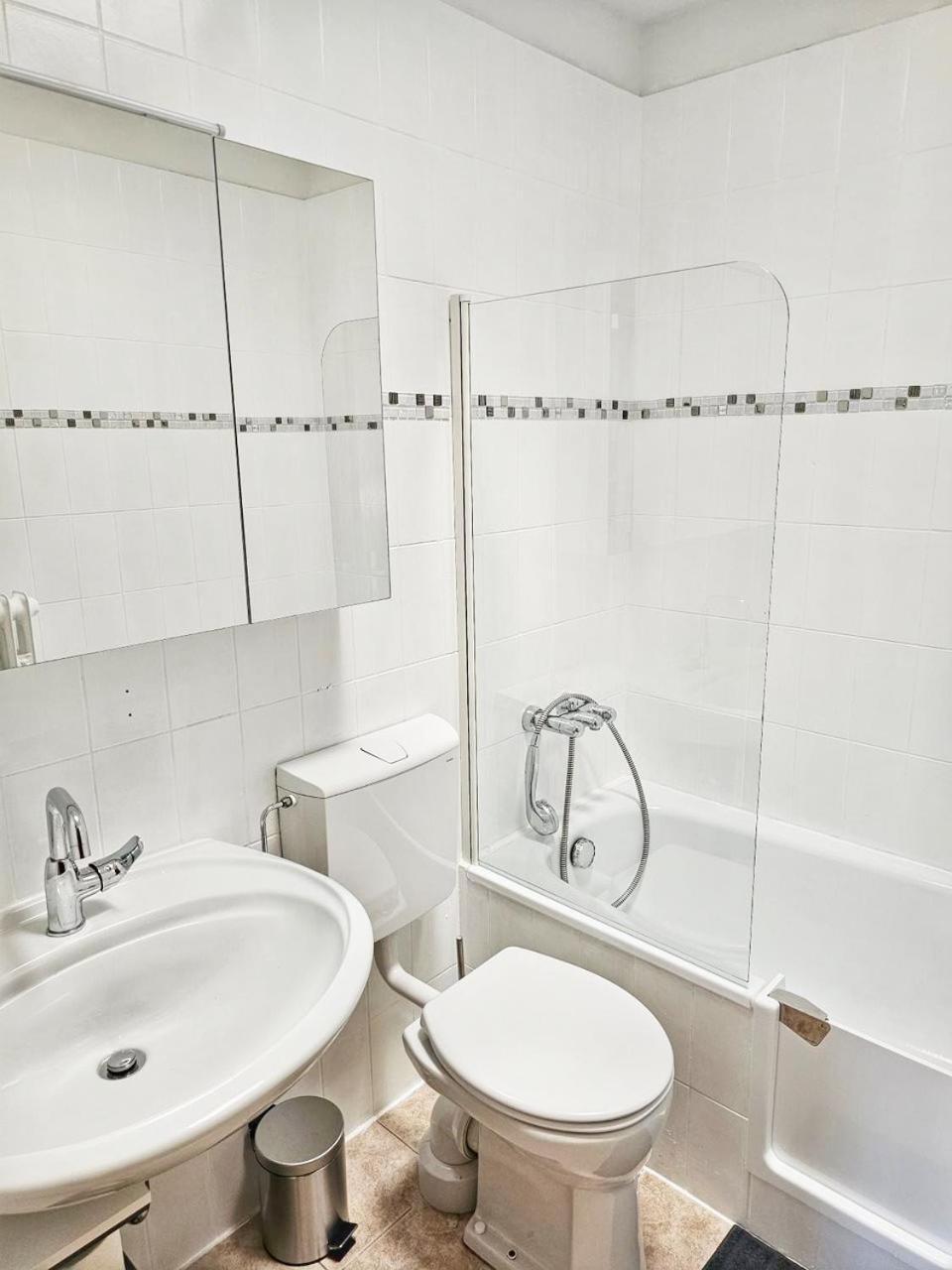 3 Zimmer Apartment Mit Balkon وبرتال المظهر الخارجي الصورة